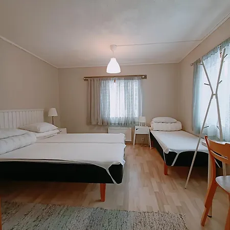 شاليه Omatoimista Moekkimajoitusta Luonnon Keskellae *
